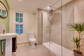 Hair dryer, towels - 1 Bed in Debenham (oc-glah) (Debenham)