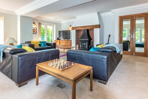 TV, fireplace - 5 Bed in Walberswick (oc-troy) (Walberswick)