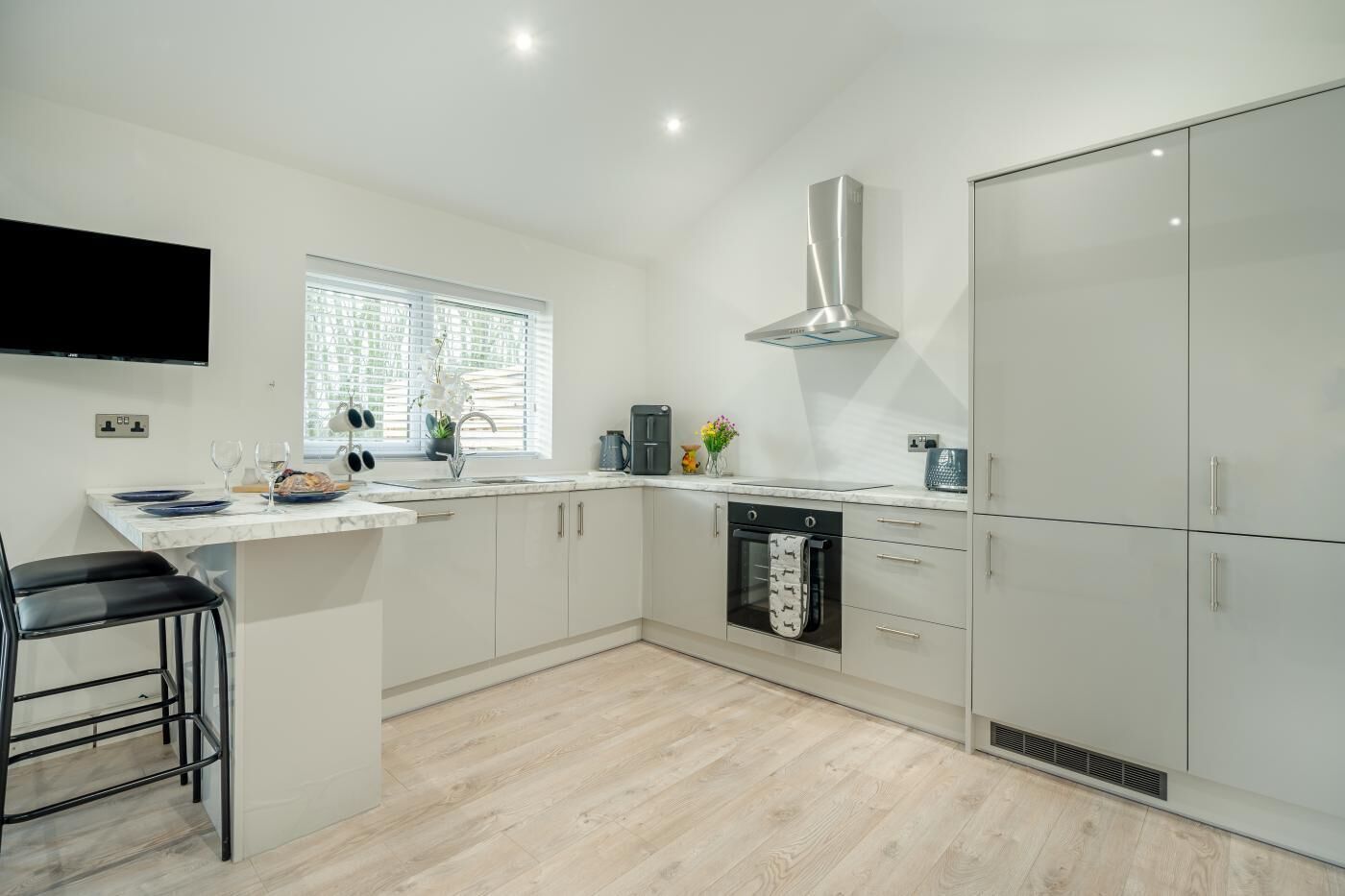 فرن، غسالة أطباق، مستلزمات طهي/أطباق/أوعية