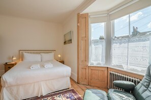 Iron/ironing board, free WiFi, bed sheets - 3 Bed in Brighton (oc-bt004) (Hove)