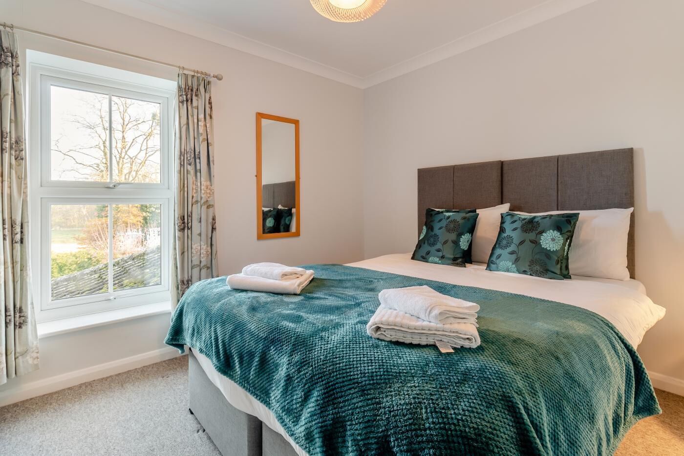 3 bedrooms, iron/ironing board, travel crib, WiFi (free)