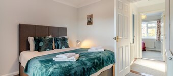 3 Bed in Theberton (oc-1pcs)