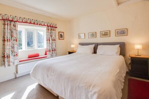 3 chambres, fer et planche à repasser, Wi-Fi gratuit, draps fournis