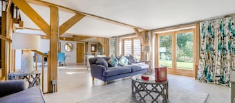 2 Bed in Holmbury St. Mary (oc-midfb)