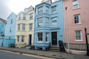Exterior - 1 Bed in Tenby (oc-pw9282) (Tenby)