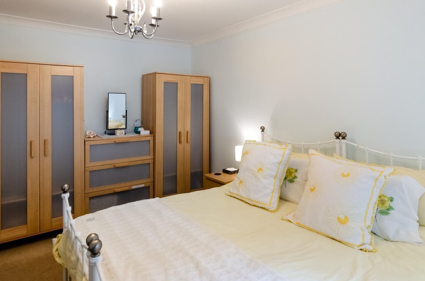 Iron/ironing board, free WiFi, bed sheets