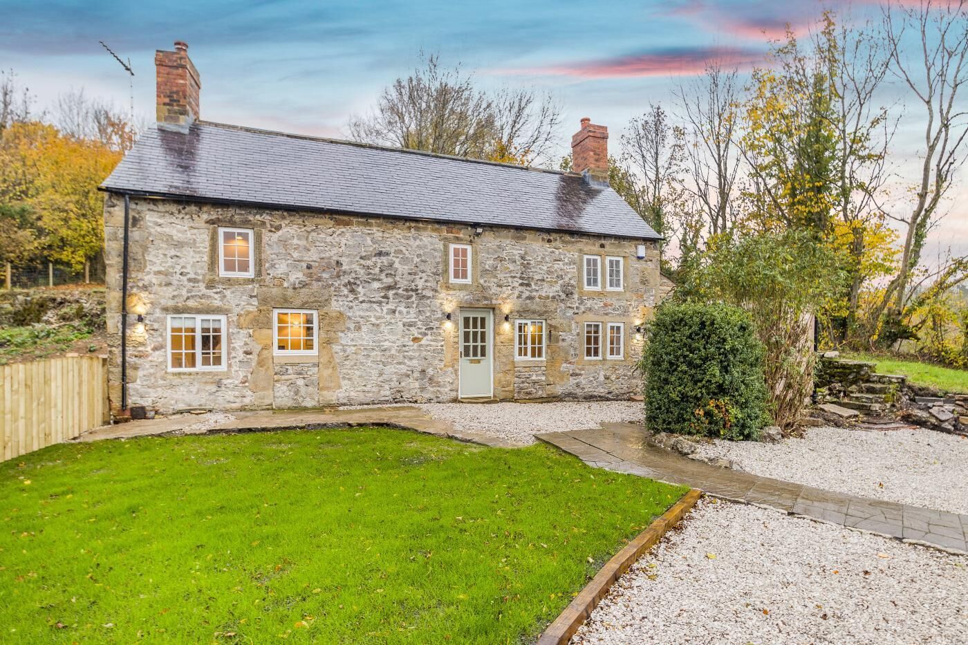 المنشأة من الخارج