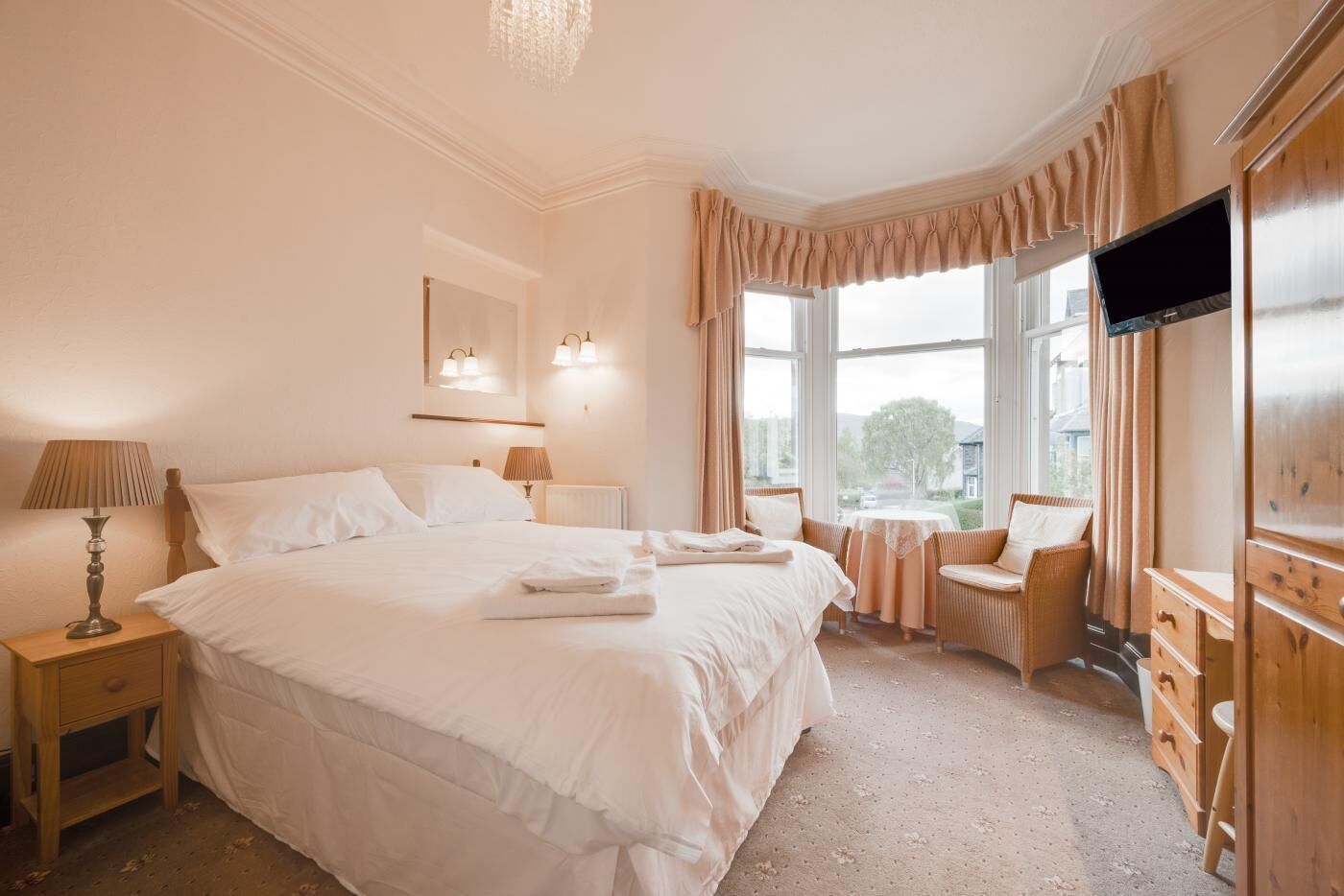 Iron/ironing board, free WiFi, bed sheets