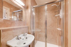 Hair dryer, towels - 6 Bed in Keswick (oc-ld177) (Keswick)