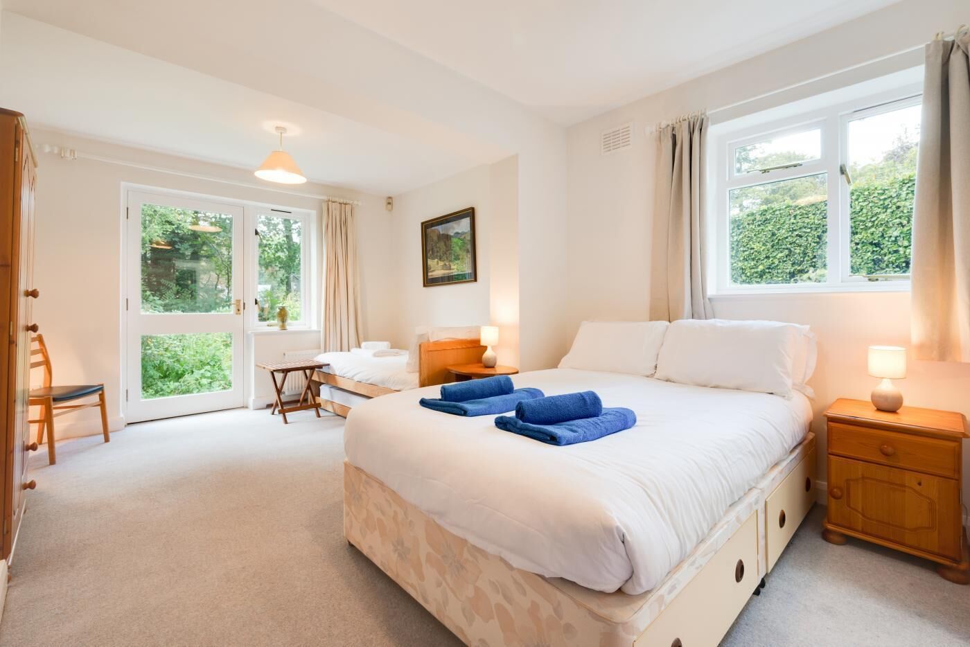 Fer et planche à repasser, Wi-Fi gratuit, draps fournis