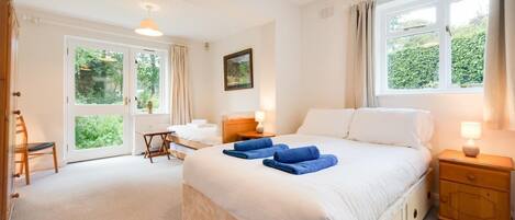 Fer et planche à repasser, Wi-Fi gratuit, draps fournis