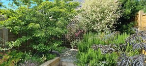 Property grounds - 1 Bed in Crakehall (oc-ds955) (Crakehall)