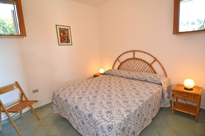 WiFi, bed sheets - Villa 'Casa Vite 1' with Sea View, Wi-Fi and Air Conditioning (Patu')