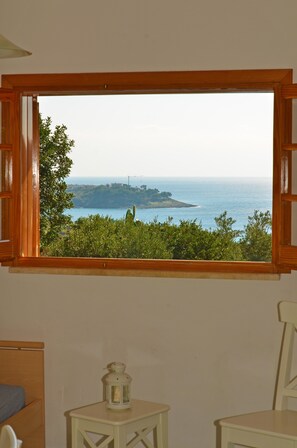 Interior - Villa 'Casa Vite 1' with Sea View, Wi-Fi and Air Conditioning (Patu')
