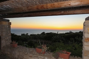 Property grounds - Villa 'Casa Vite 2' with Sea View, Wi-Fi and Air Conditioning (Patu')