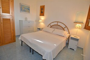 WiFi, bed sheets - Villa 'Casa Vite 3' with Sea View, Wi-Fi and Air Conditioning (Patu')