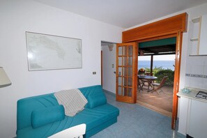 Living area - Villa 'Casa Vite 3' with Sea View, Wi-Fi and Air Conditioning (Patu')