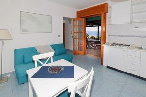 Living area - Villa 'Casa Vite 3' with Sea View, Wi-Fi and Air Conditioning (Patu')