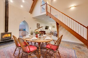 Dining - 3 Bed in Newton (oc-hh1234) (Newton)