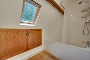 Hair dryer, towels - 3 Bed in Newton (oc-hh1234) (Newton)