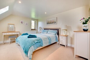 3 bedrooms, iron/ironing board, travel cot, free WiFi - 3 Bed in Thursford (oc-2370) (Thursford)