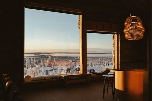 Pine Lodge - Eight Bedroom Villa, Sleeps 14