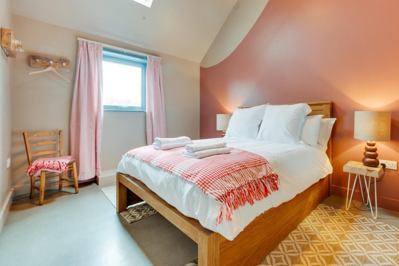 مكواة/لوح كي وواي فاي مجانًا وملاءات أسرّة