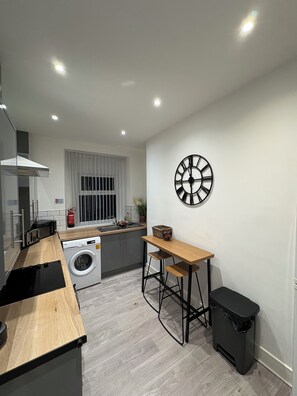 Private kitchen - 4 Bed townhouse Swansea city centre (Swansea)