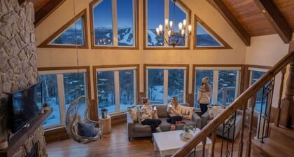 Exceptional Mont-Tremblant view • Spa, Sauna, Billiards • Summit of Dreams