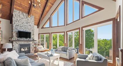 Luxury Chalet Mont-Tremblant view • Hot tub, Sauna, Billiards, lake access