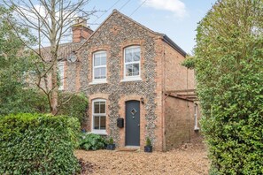 Exterior - 2 Bed in Holt (oc-2377) (Holt)