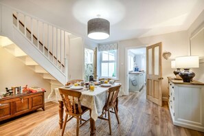 Dining - 2 Bed in Holt (oc-2377) (Holt)