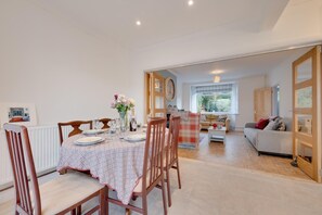 Dining - 3 Bed in Mumbles (oc-hh27052) (The Mumbles)