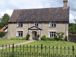 Exterior - 5 Bed in Metfield (oc-stfarm) (Metfield)