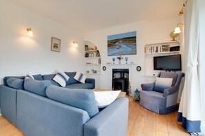 TV, fireplace - 2 Bed in Morston (oc-2382) (Morston)