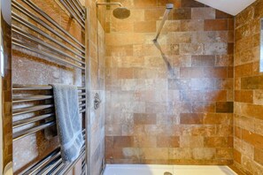 Hair dryer, towels - 3 Bed in Brancaster (oc-h27159) (Brancaster)