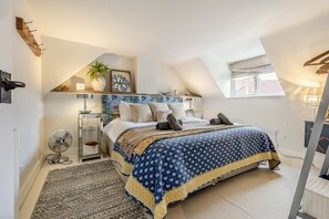 Iron/ironing board, bed sheets - 3 Bed in Brancaster (oc-h27159) (Brancaster)