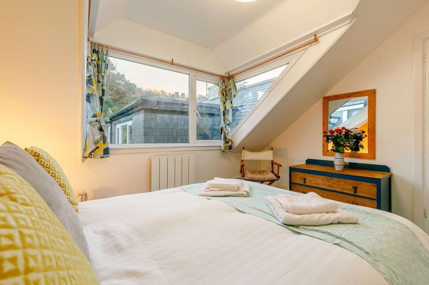 Iron/ironing board, travel crib, free WiFi, bed sheets