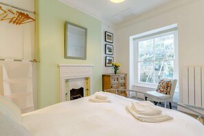 Iron/ironing board, travel cot, free WiFi, bed sheets - 2 Bed in St. Ives (oc-s27148) (Saint Ives)