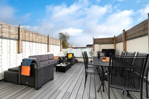 Outdoor dining - 4 Bed in Saundersfoot (oc-pw9285) (Saundersfoot)