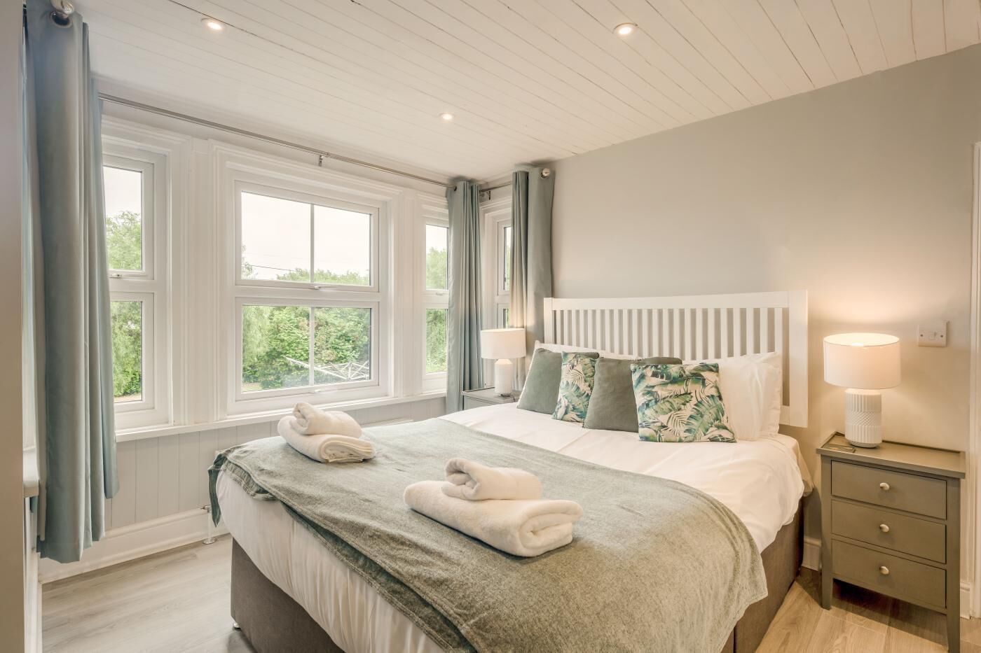 Iron/ironing board, travel cot, free WiFi, bed sheets