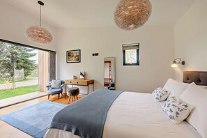 Fer et planche à repasser, Wi-Fi gratuit, draps fournis