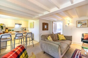 Fireplace - 2 Bed in King's Lynn (oc-d27204) (East Rudham)