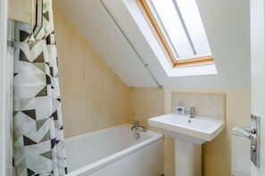 Towels - 2 Bed in Chedgrave (oc-t27197) (Chedgrave)