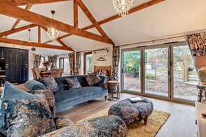 TV - 1 Bed in Swanton Abbott (oc-t26971) (Swanton Abbott)