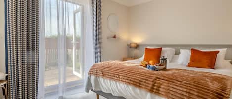 Fer et planche à repasser, Wi-Fi gratuit, draps fournis