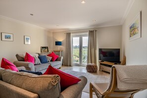 TV - 3 Bed in Southwold (oc-s27203) (Reydon)