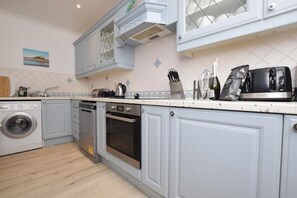 Dishwasher, cookware/dishes/utensils - 2 Bed in Alnmouth (oc-p27175) (Alnmouth)