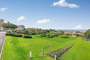 Property grounds - 3 Bed in St. Ives (oc-l26941) (Carbis Bay)