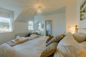 3 chambres, fer et planche à repasser, Wi-Fi gratuit, draps fournis